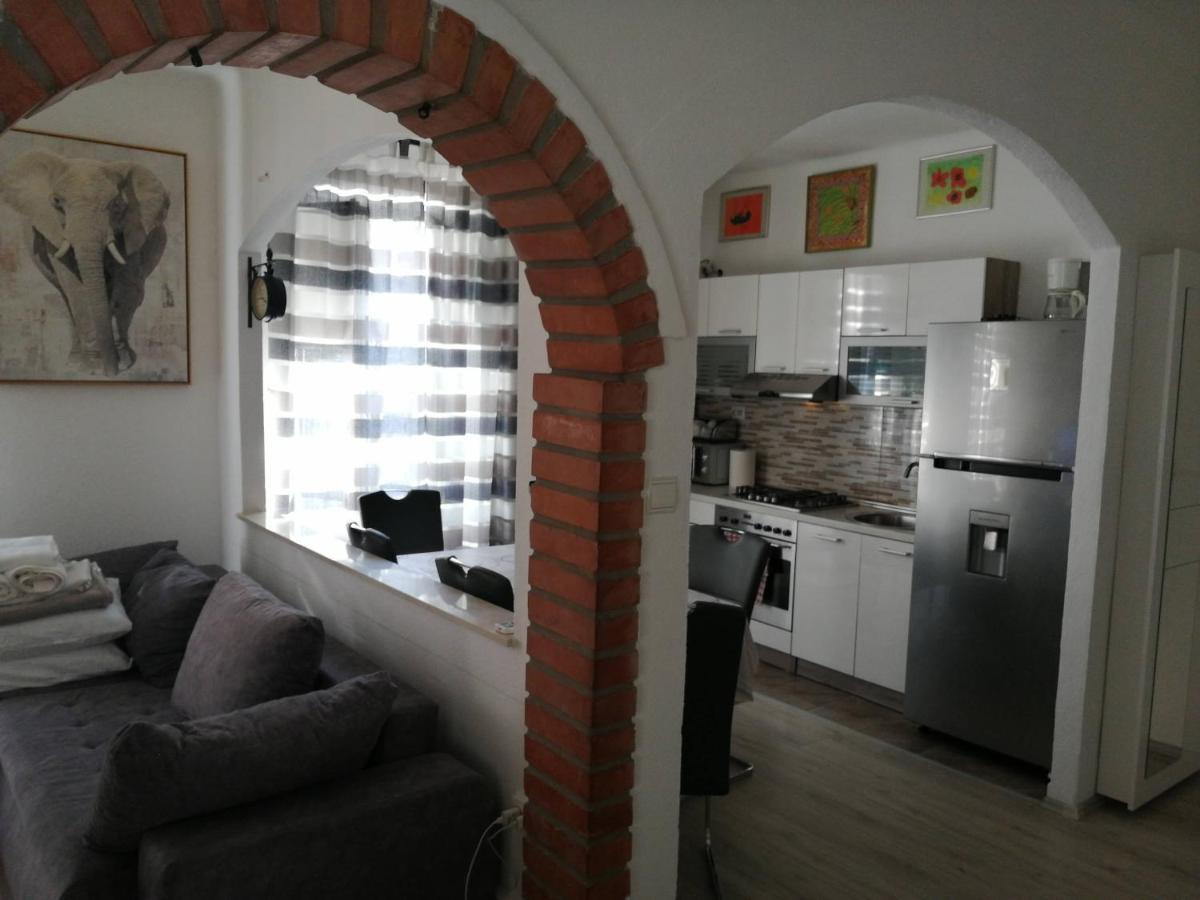 Centar Njivice Apartment Exterior photo